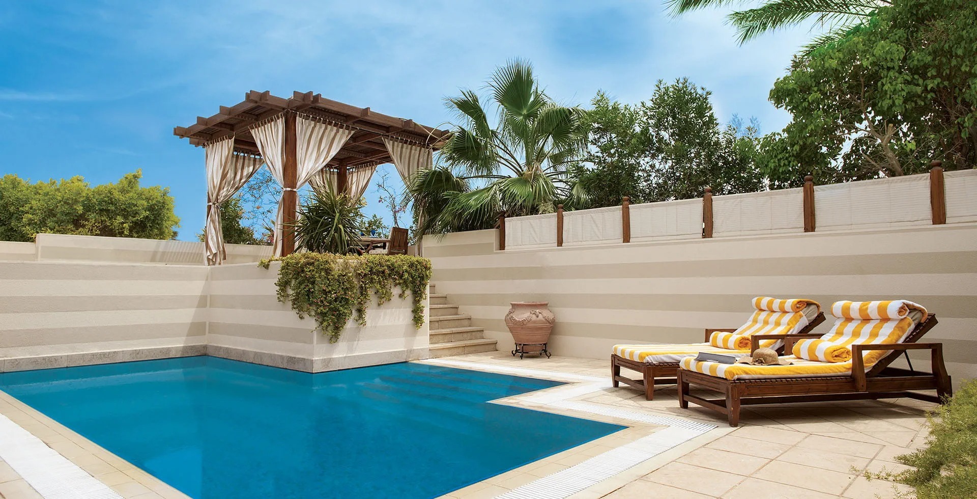 the-oberoi-sahl-hasheesh-aegypten-familienluxusreisen-thefamilyproject-gaesteunterkunft-pool