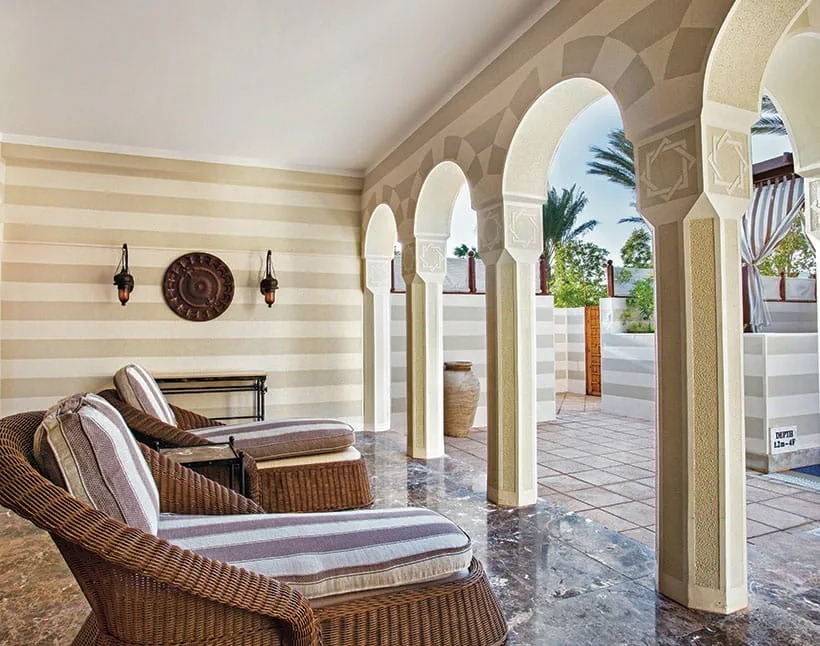 the-oberoi-sahl-hasheesh-aegypten-familienluxusreisen-thefamilyproject-liegen