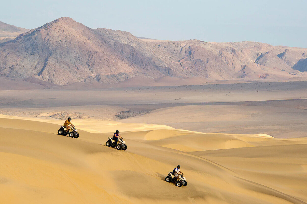 Quad fahren durch traumhafte namibische Landschaft 