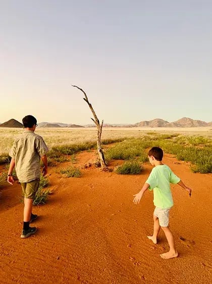 sonop lodge namib desert namibia afrika the family project privatbilder kinder wuste