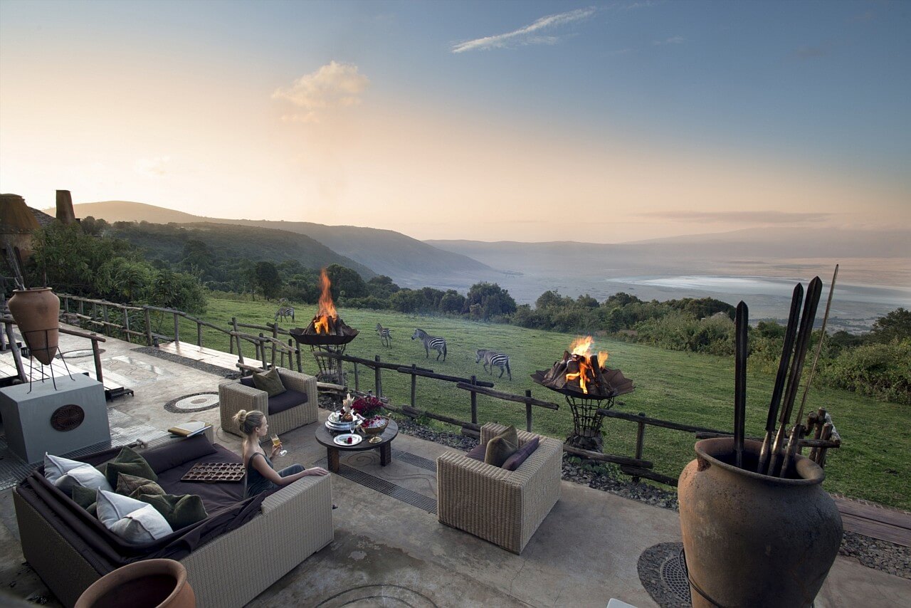 Terrasse mit weitem Blick ins Tal.