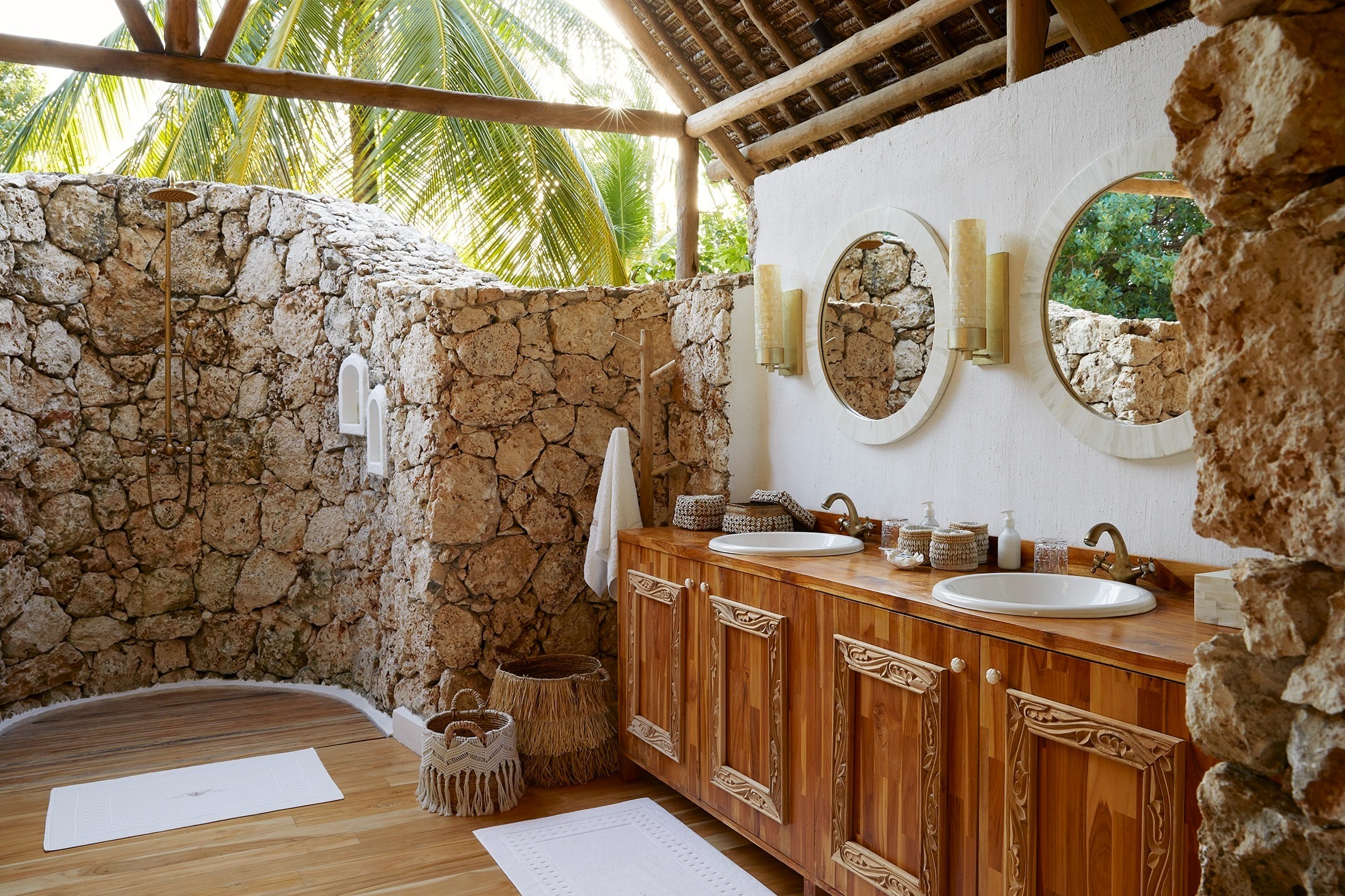 fanjove-private-island-tansania-familienluxusreisen-thefamilyproject-badezimmer