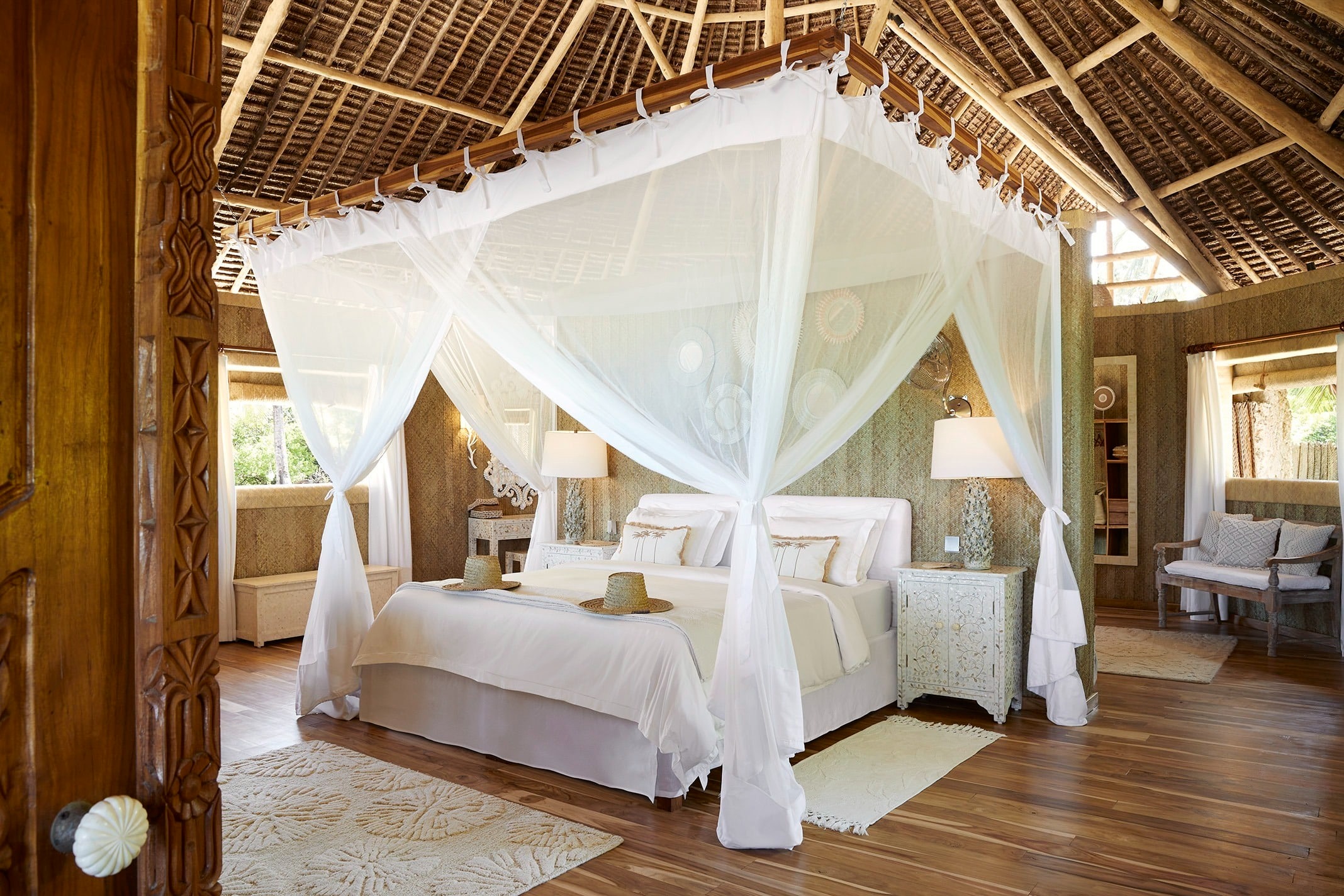 fanjove-private-island-tansania-familienluxusreisen-thefamilyproject-master-bedroom