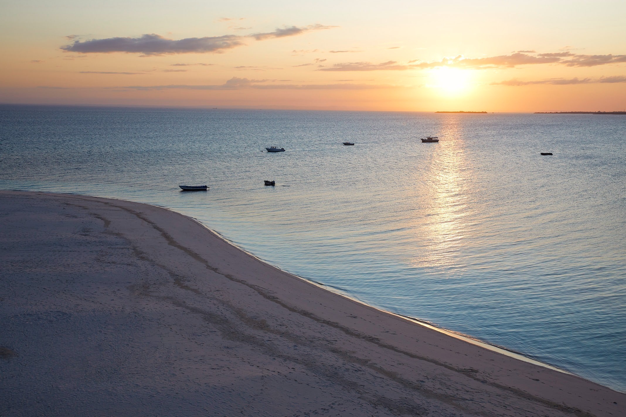 fanjove-private-island-tansania-familienluxusreisen-thefamilyproject-sunset