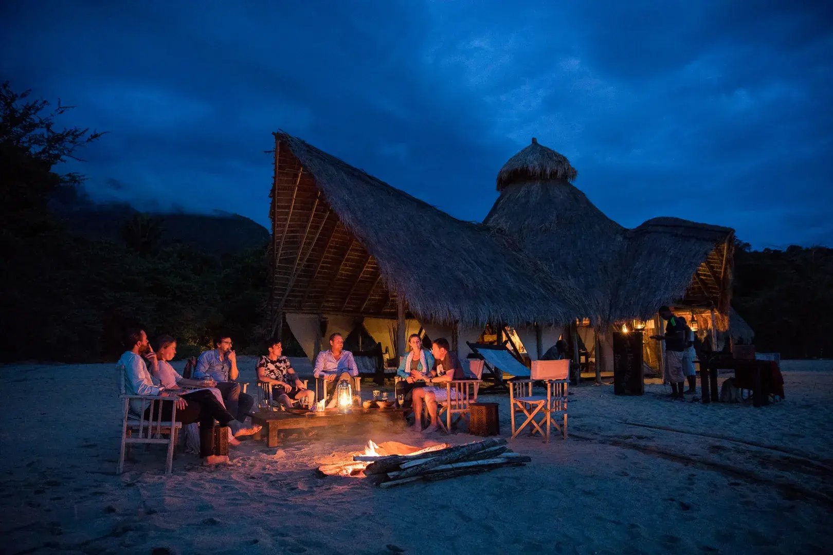 greystoke-mahale-mahale-mountains-tansania-afrika-lagerfeuer-exklusiv-the-family-project-kinderfreund-kopie