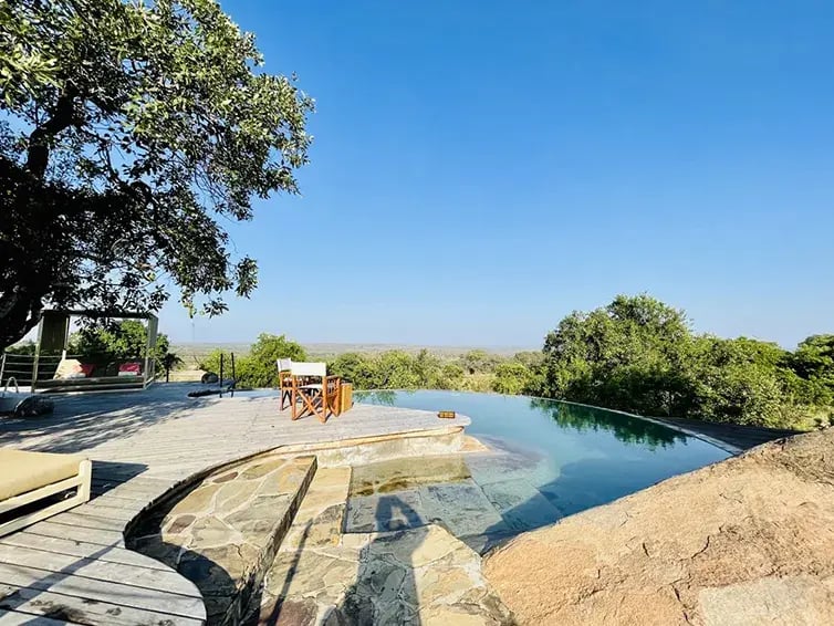 serengeti bushtops camp tansania afrika safari exklusiv the family project privatbild pool