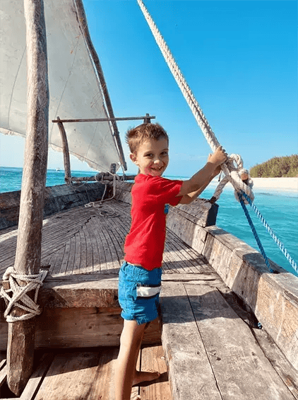 2 andbeyond mnemba island lodge zanzibar sansibar afrika privatbilder kind meer boot