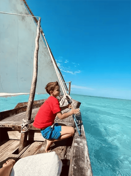 2 andbeyond mnemba island lodge zanzibar sansibar afrika privatbilder kind segeln meer
