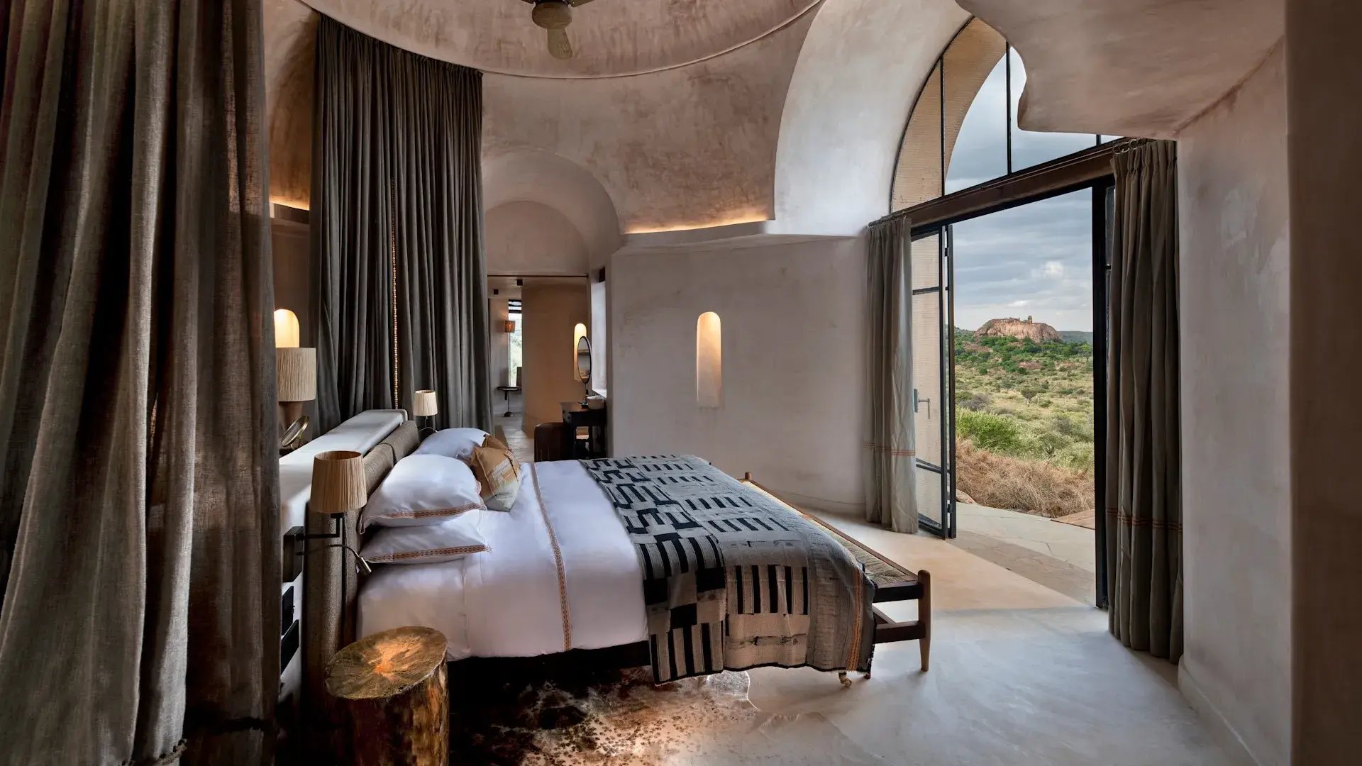 suyian-lodge-kenia-familienluxusreise-thefamilyproject-schlafzimmer-suite