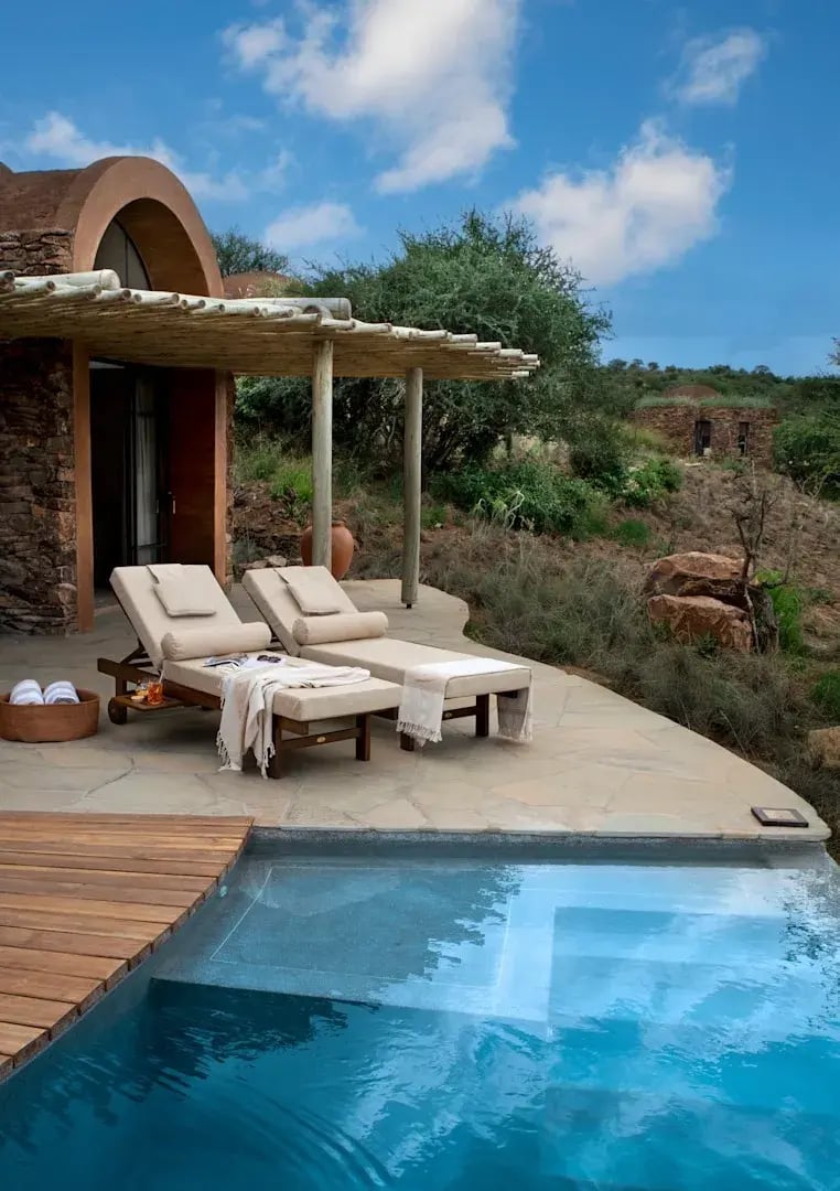 suyian-lodge-kenia-familienluxusreise-thefamilyproject-suite-deck