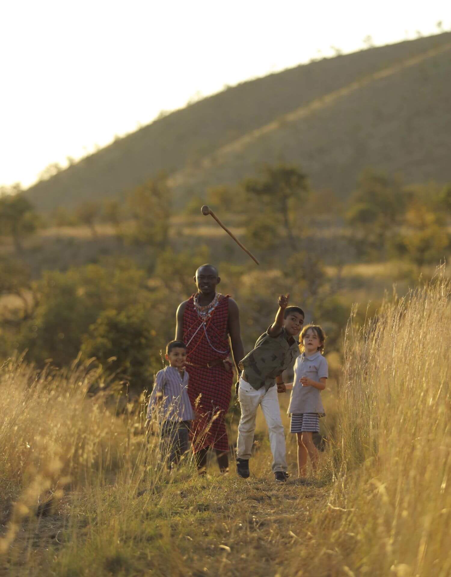 Finch-Hattons-Luxury-Camp-Kenia-Familienluxusreisen-Bushwalk