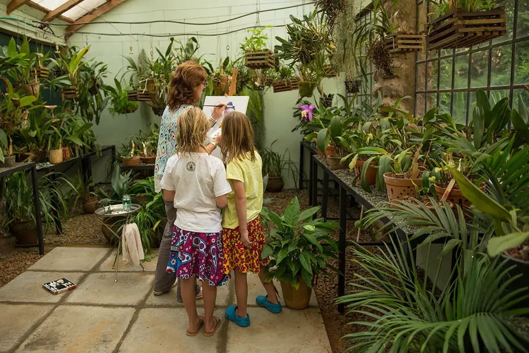 giraffe manor hotel kenia afrika the family project luxus giraffen kinder botanik