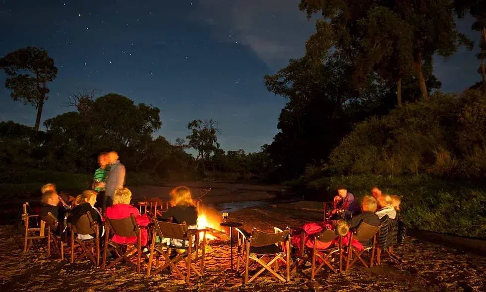 salas camp kenia lagerfeuer