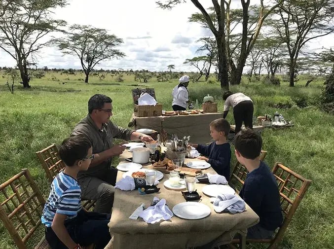 segerat retreat kenia luxusreise the family project familienreise familie dinner