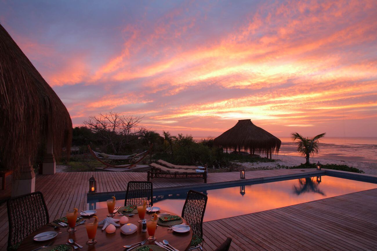 Azura-Benguerra-Villa-Amizade-sunset