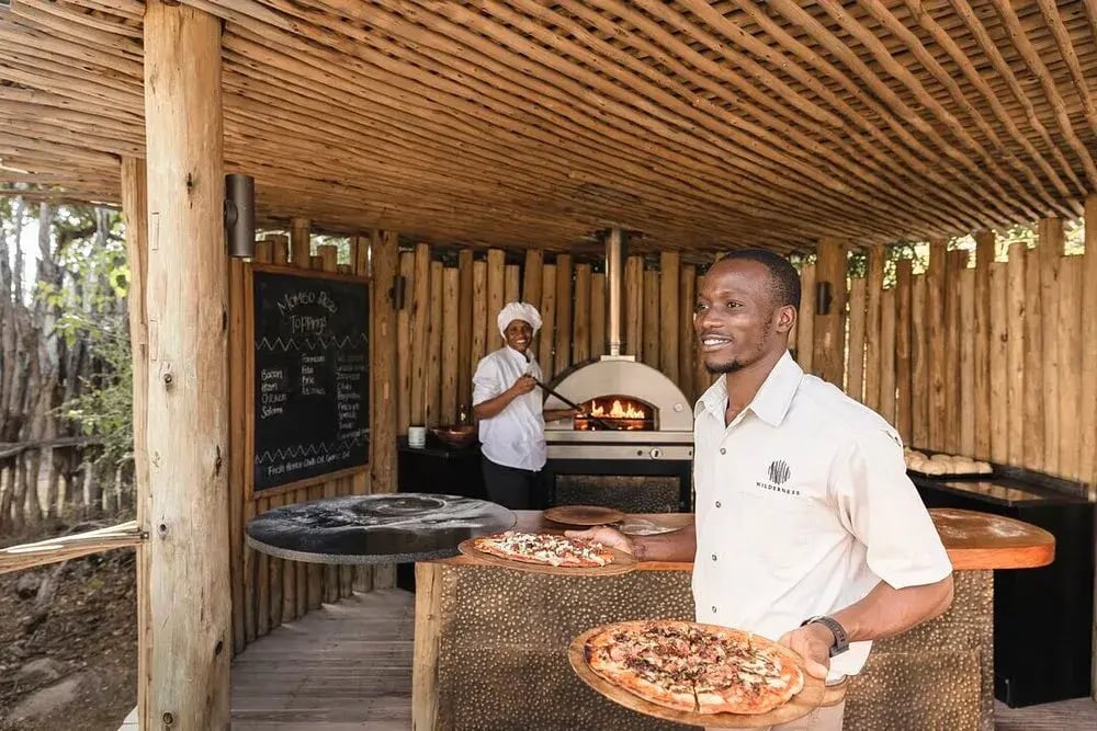 mombo camp botswana pizza