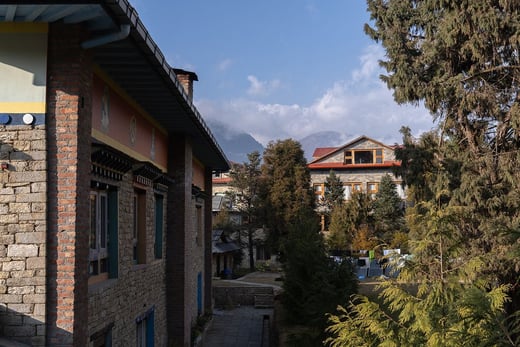 the-happy-house-nepal-familienluxusreisen-thefamilyproject-exterior