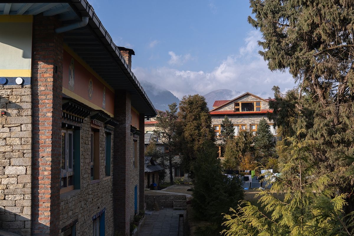 the-happy-house-nepal-familienluxusreisen-thefamilyproject-exterior