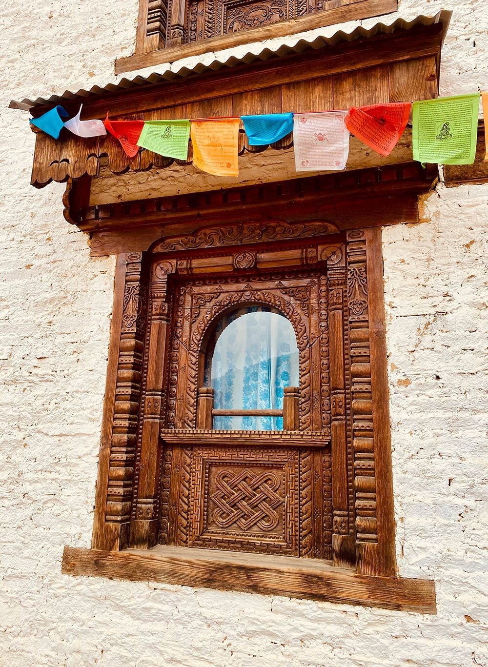 the-happy-house-nepal-familienluxusreisen-thefamilyproject-fenster