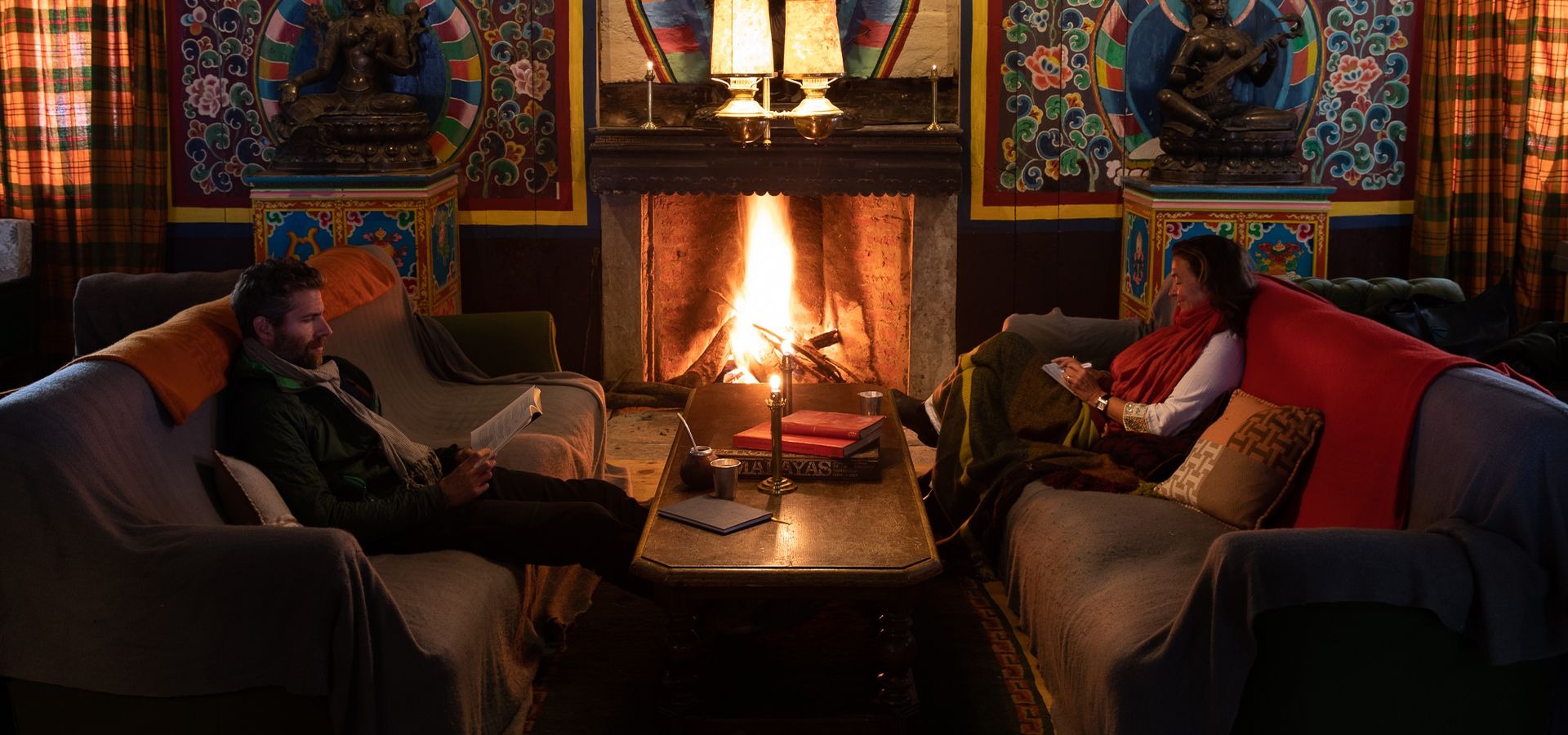 the-happy-house-nepal-familienluxusreisen-thefamilyproject-kamin