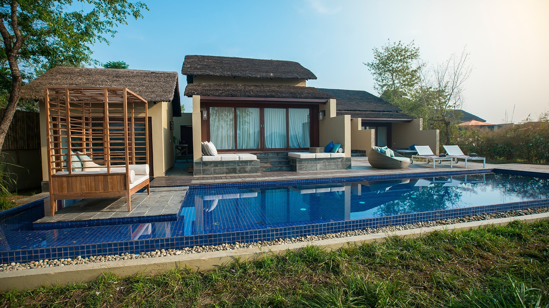 meghauli-serai-nepal-familienluxusreisen-thefamilyproject-presidential-suite