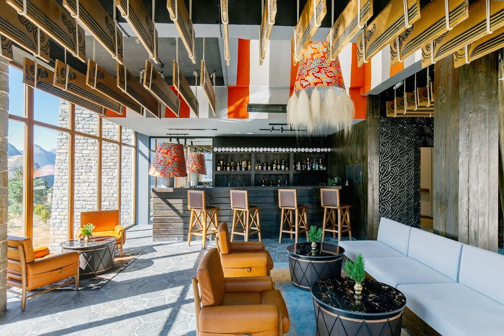 shinta-mani-mustang-nepal-familienluxusreisen-thefamilyproject-bar