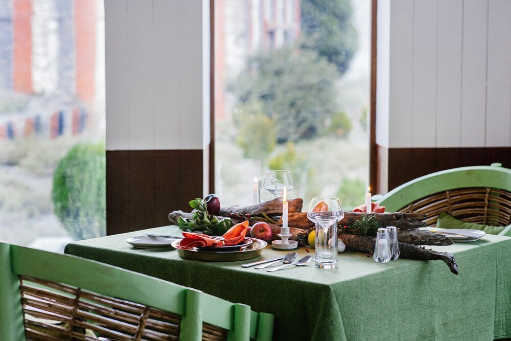 shinta-mani-mustang-nepal-familienluxusreisen-thefamilyproject-dining