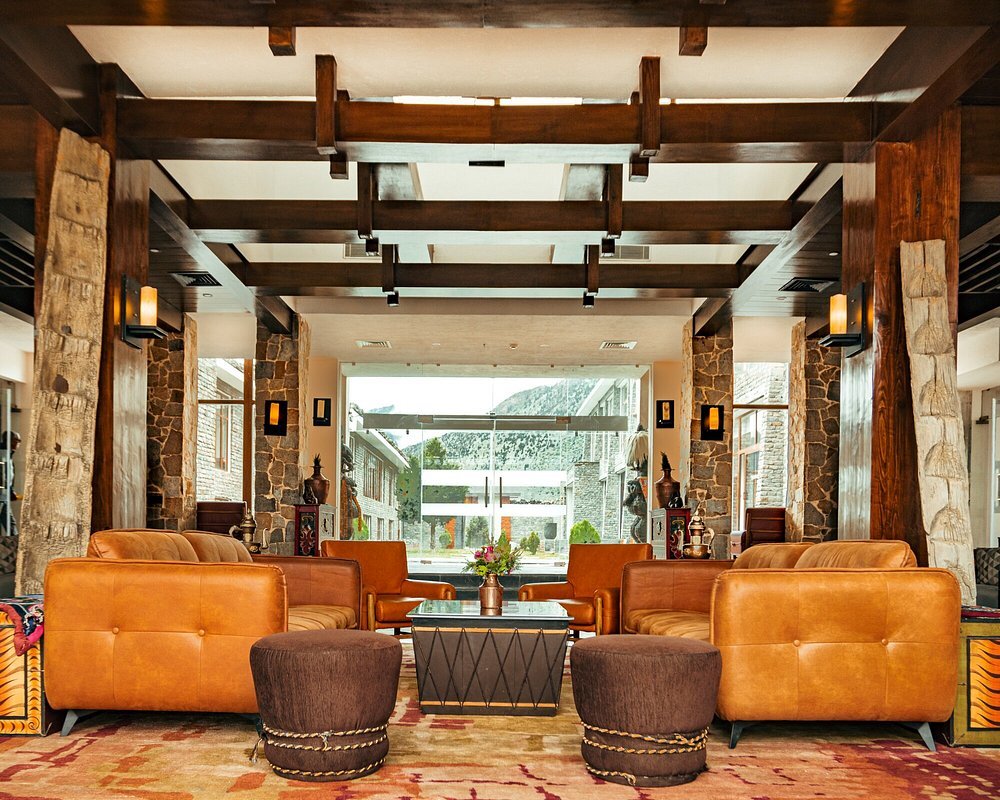 shinta-mani-mustang-nepal-familienluxusreisen-thefamilyproject-lobby-bar