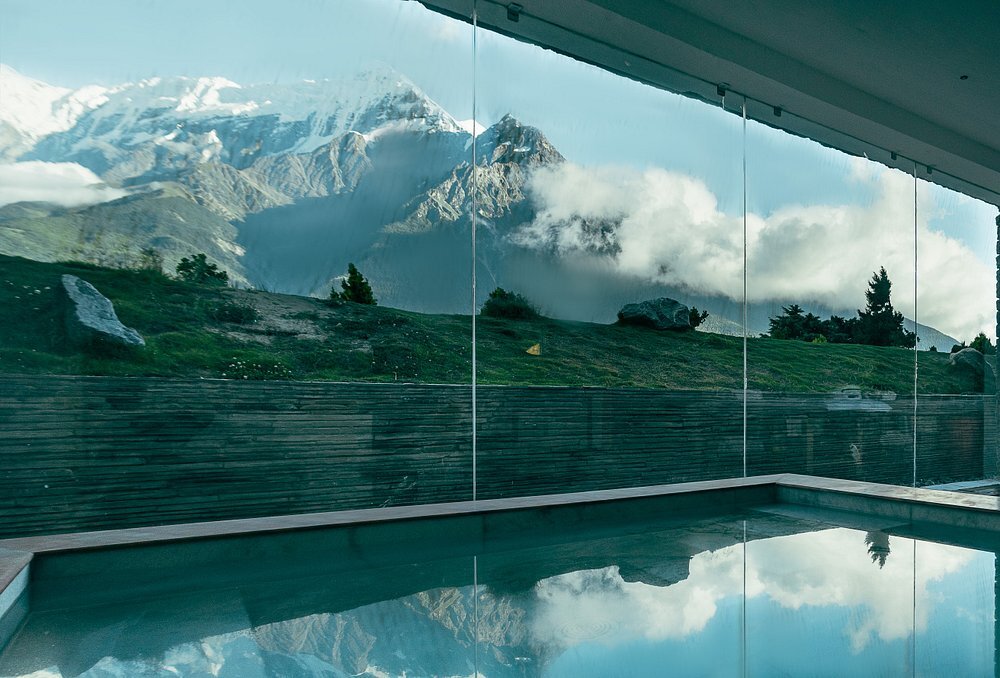 shinta-mani-mustang-nepal-familienluxusreisen-thefamilyproject-pool-wellness