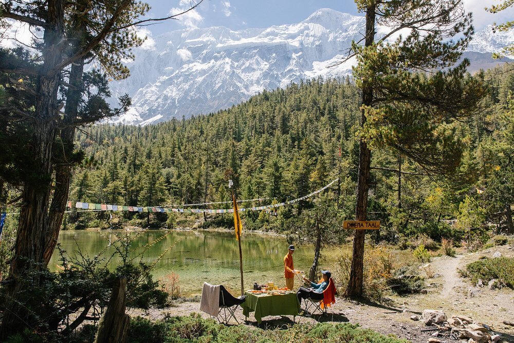 shinta-mani-mustang-nepal-familienluxusreisen-thefamilyproject-wanderung