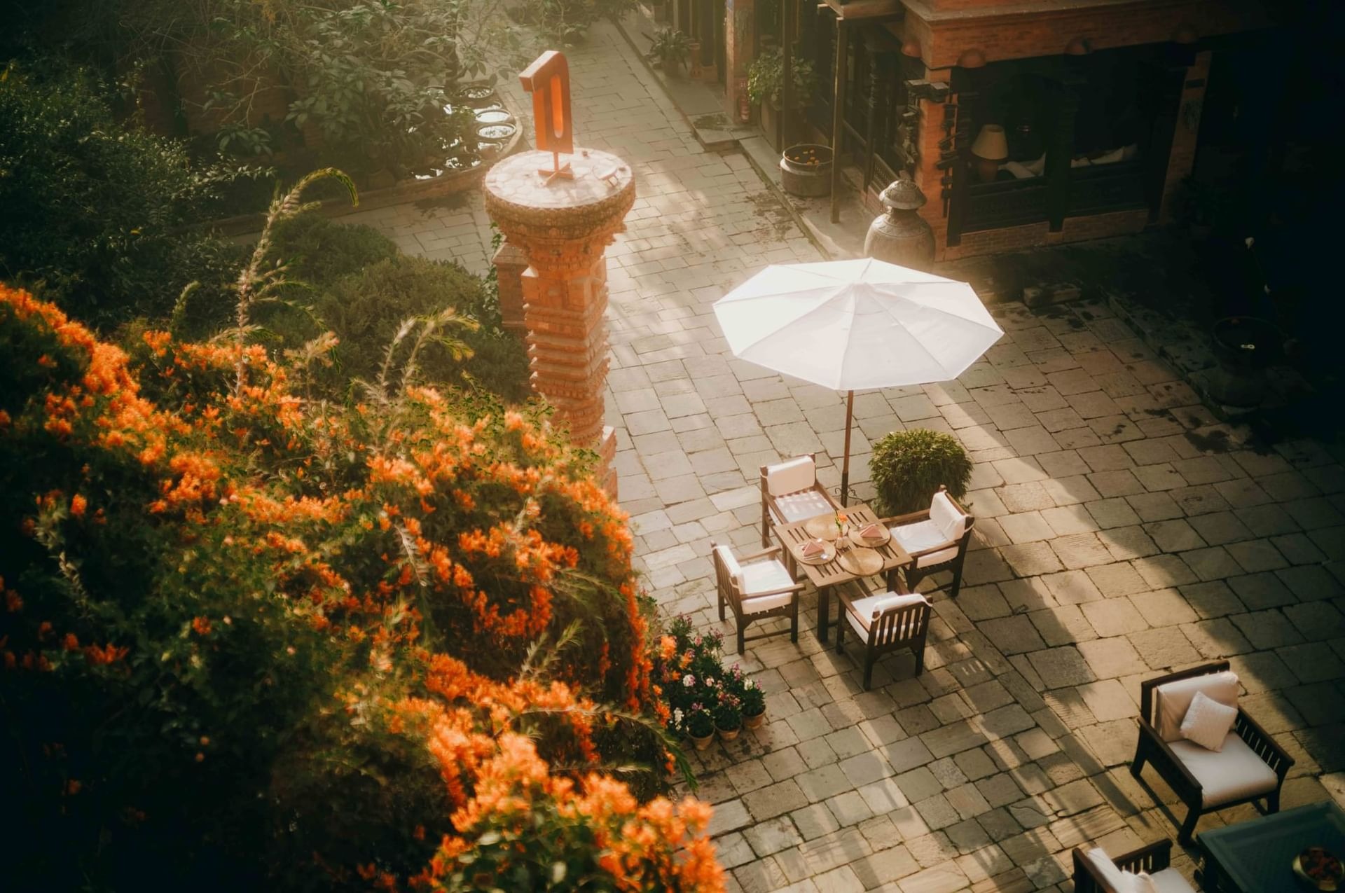 the-dwarikas-nepal-familienluxusreisen-thefamilyproject-courtyyard