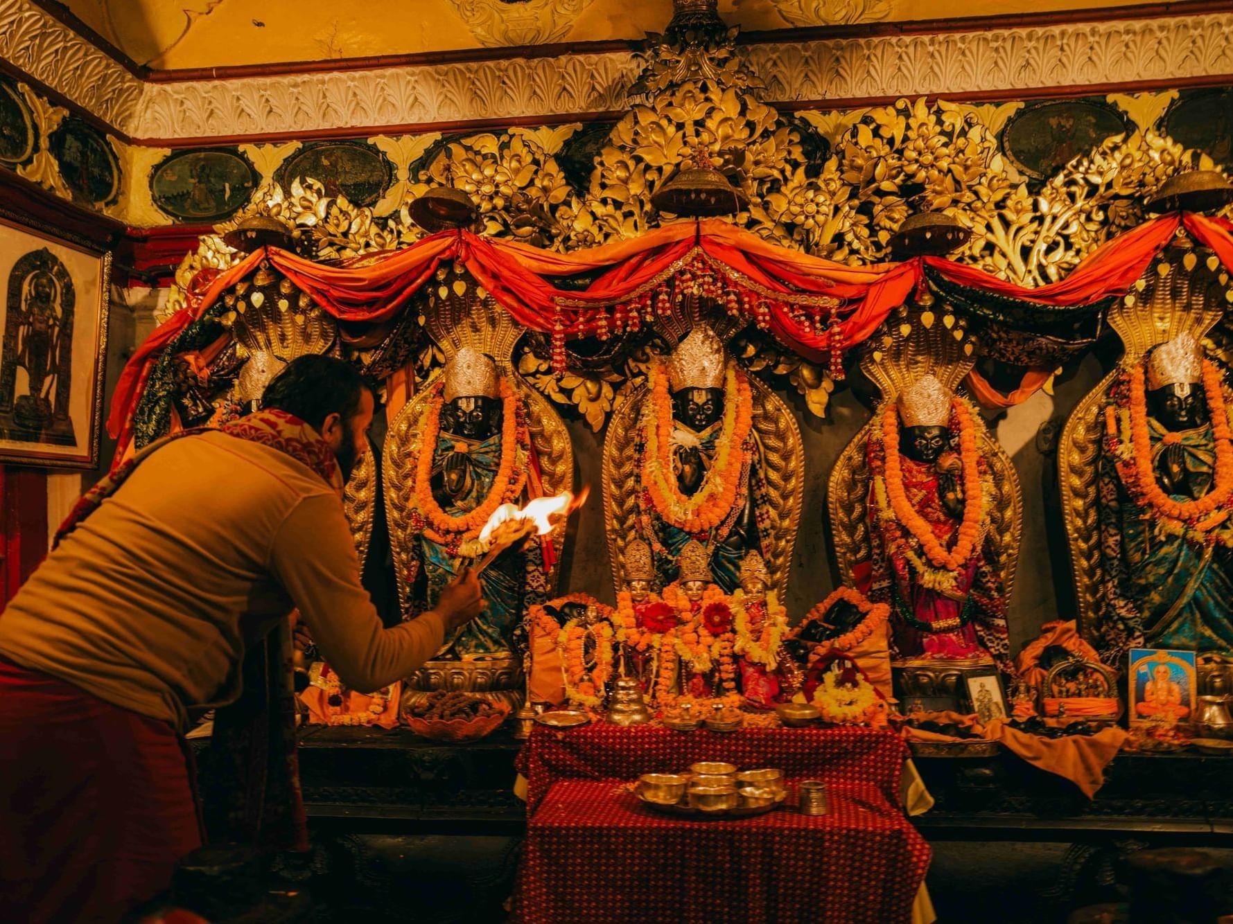 the-dwarikas-nepal-familienluxusreisen-thefamilyproject-tempelritual