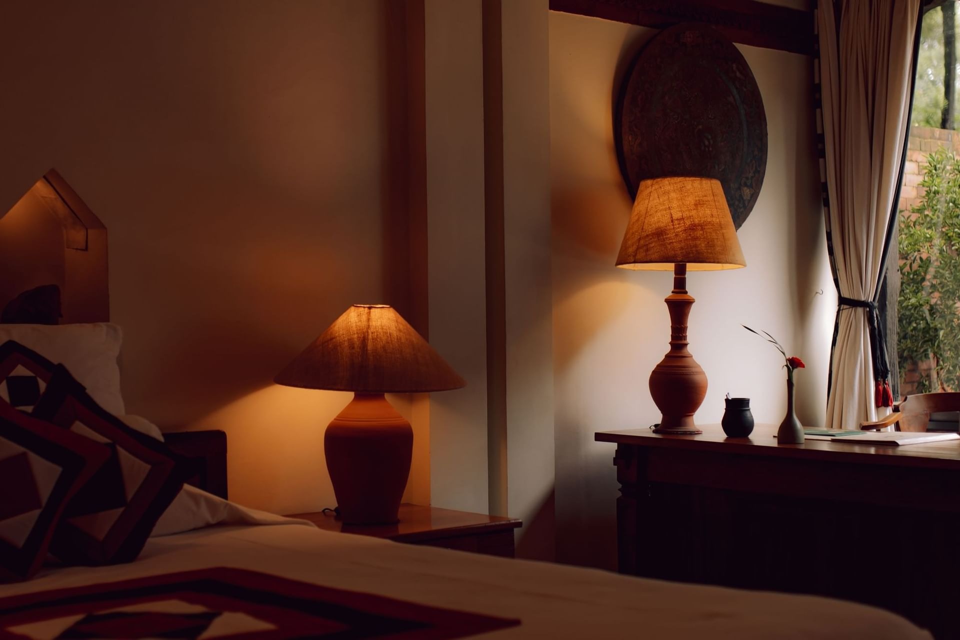 the-dwarikas-nepal-familienluxusreisen-thefamilyproject-unterkunft-lampe