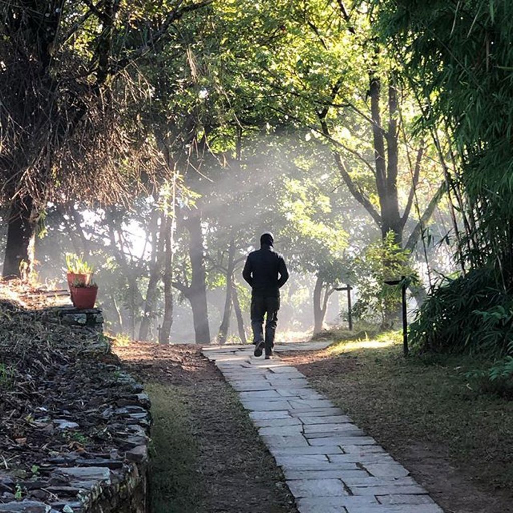 tiger-mountain-pokhara-lodge-familienluxusreisen-thefamilyproject-anlage