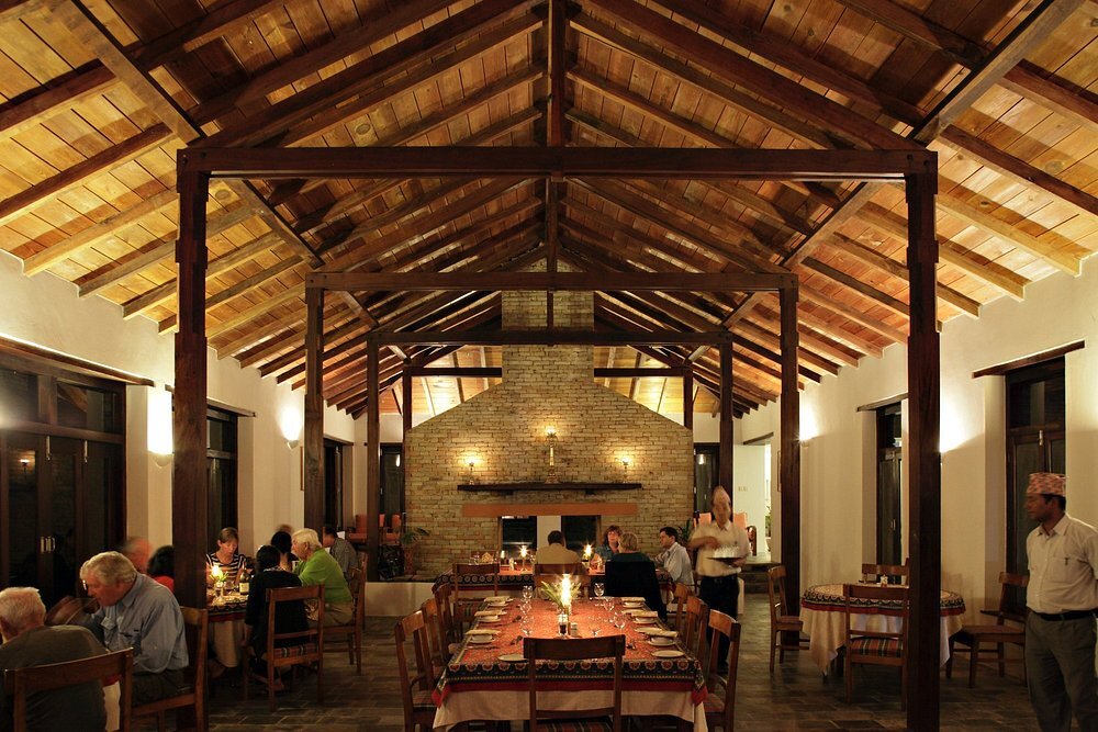 tiger-mountain-pokhara-lodge-familienluxusreisen-thefamilyproject-dining