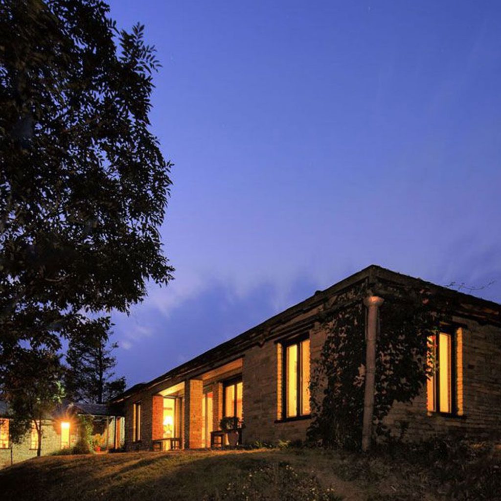 tiger-mountain-pokhara-lodge-familienluxusreisen-thefamilyproject-nachts