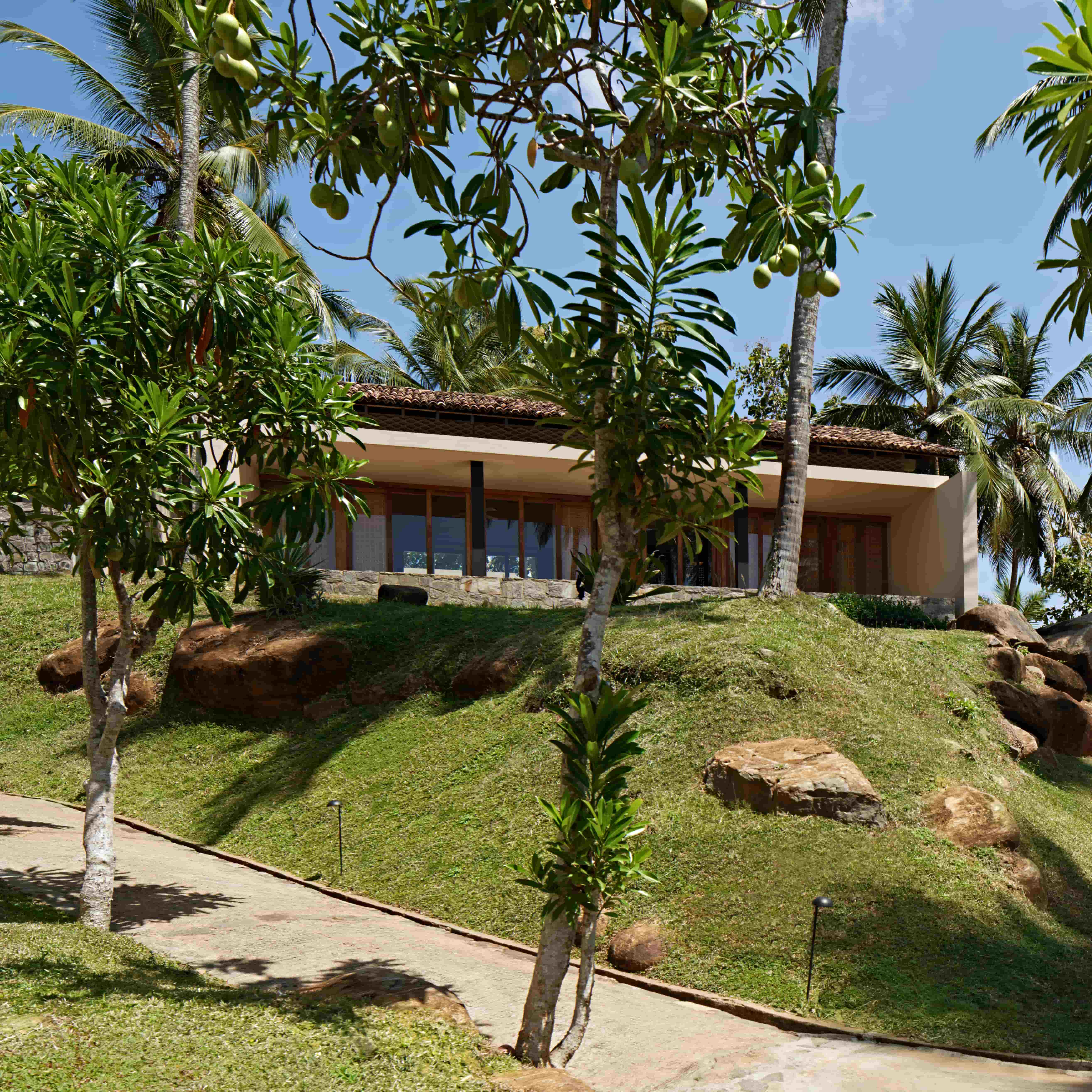 amanwella-sri-lanka-familienluxusreisen-thefamilyproject-garten