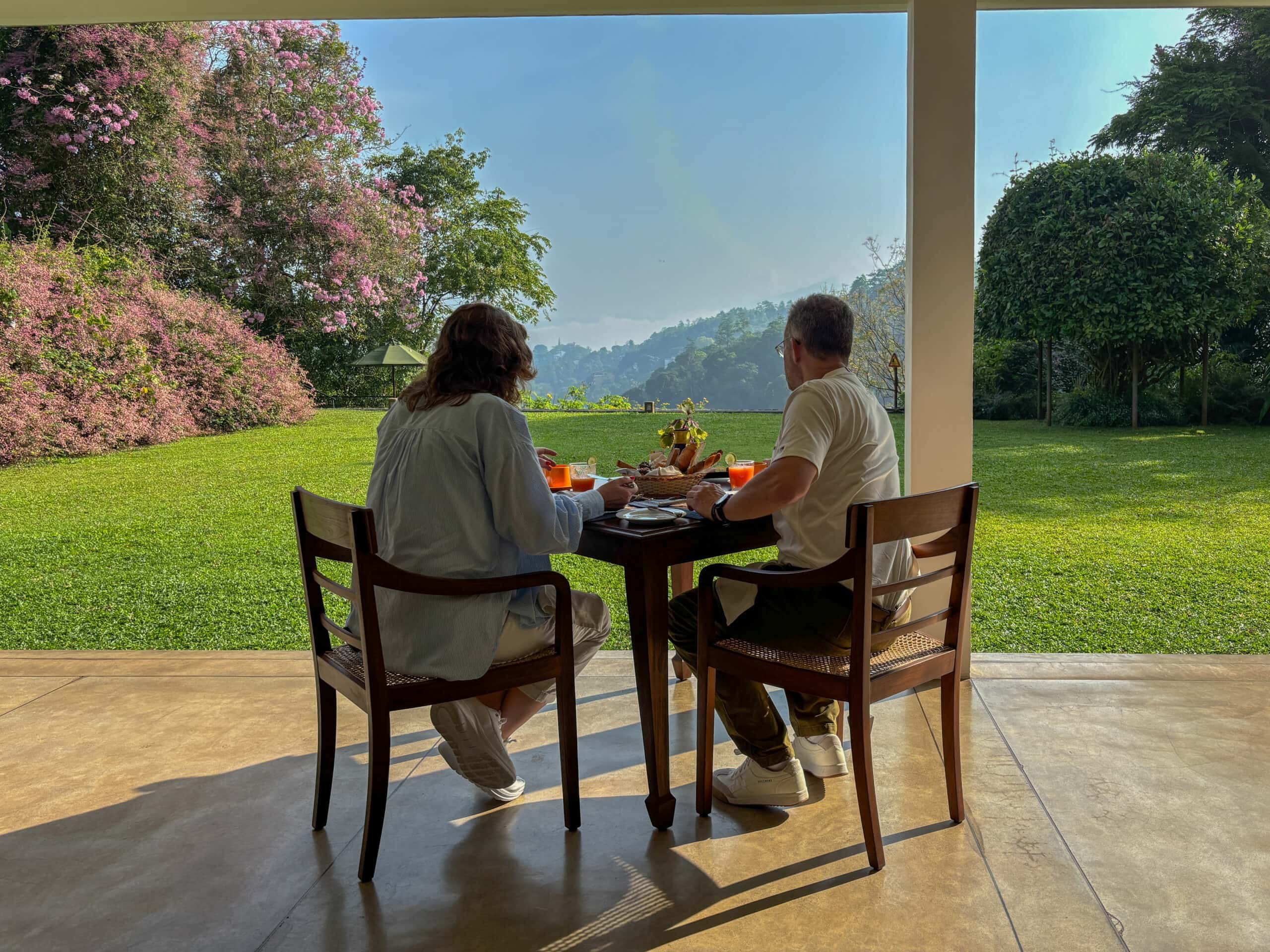 kings-pavilion-kandy-srilanka-familienluxusreisen-thefamilyproject-frühstück