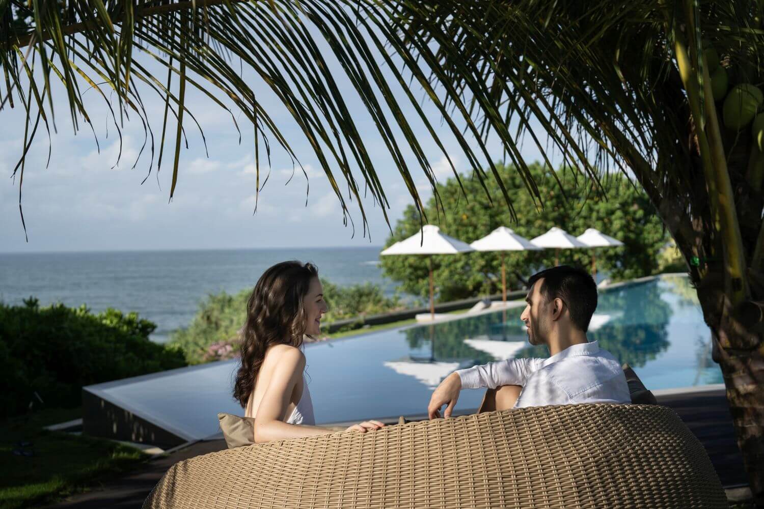 uga-prava-tangalle-srilanka-familienluxusreisen-thefamilyproject-pool-aussicht
