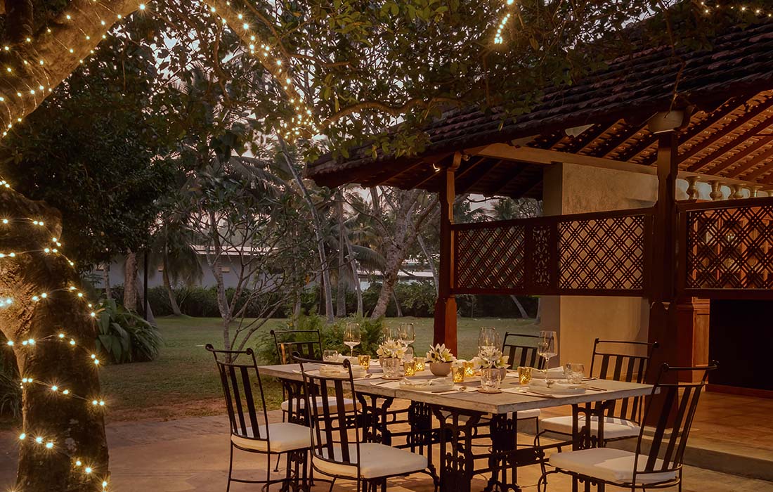 uga-riva-colombo-srilanka-familienluxusreisen-thefamilyproject-dining-table