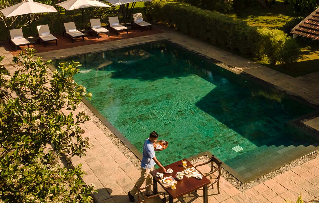 uga-riva-colombo-srilanka-familienluxusreisen-thefamilyproject-pool-dining