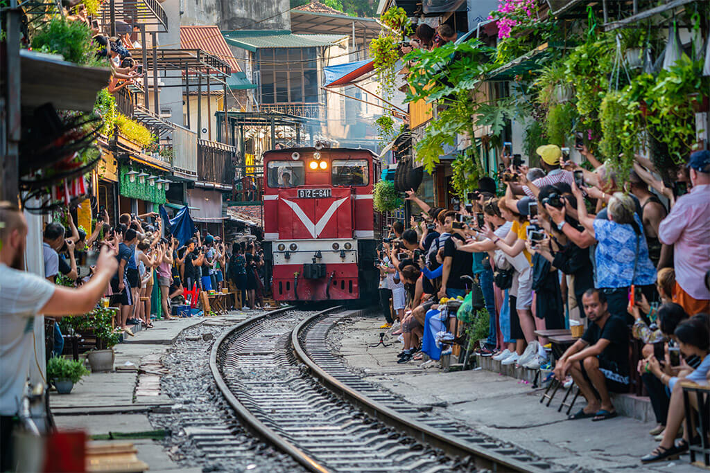 Hanoi Zug Streets