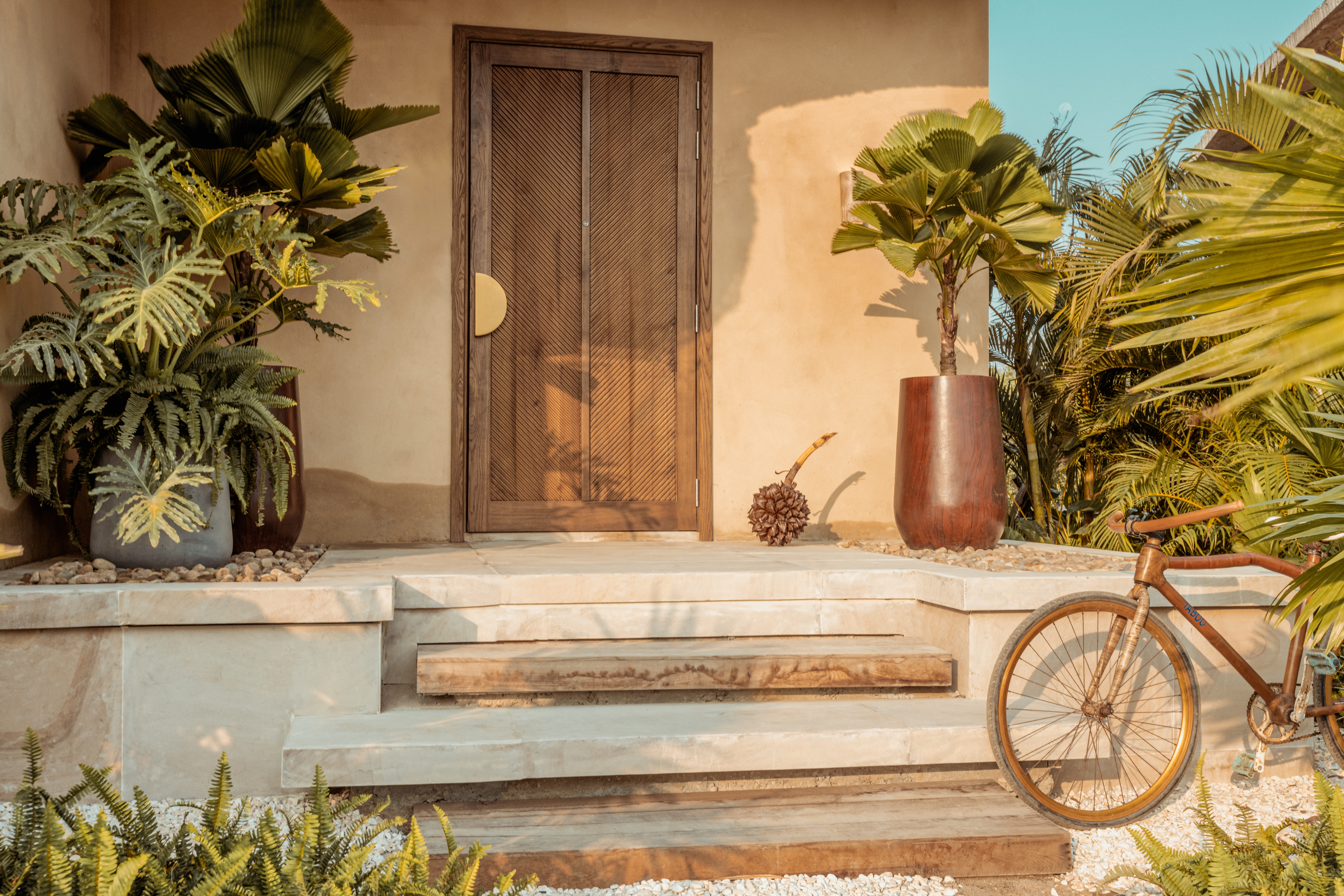 namia-vietnam-familienluxusreise-thefamilyproject-nipa-pool-villa-aussenbereich