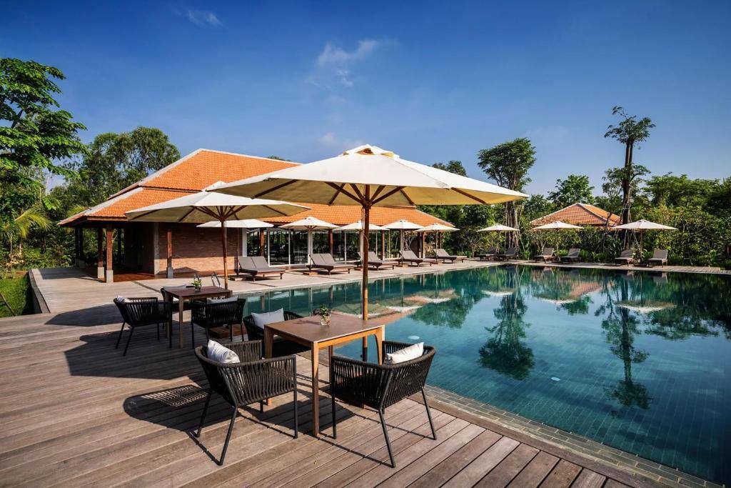 Farmhouse Resort & Spa Smiling Gecko Familienluxusreisen TheFamilyProject Pool