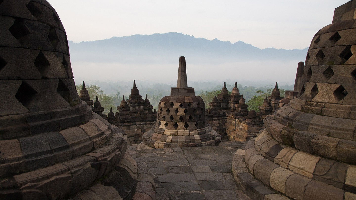 amanjiwo-tempel-familienluxusreisen-thefamilyproject