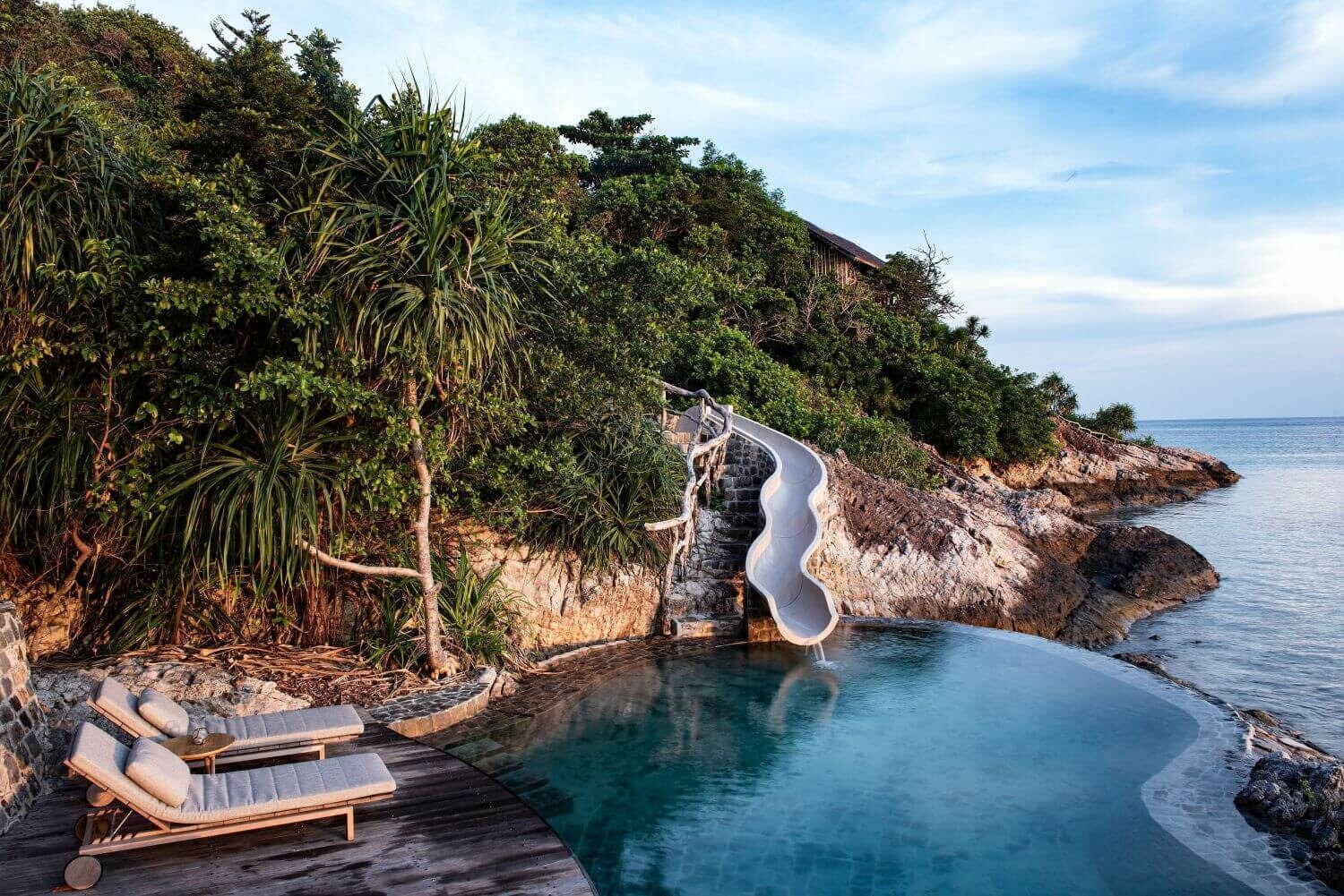 Bawah-Reserve-Elang-Residence-31-familienluxusreise infinity pool 