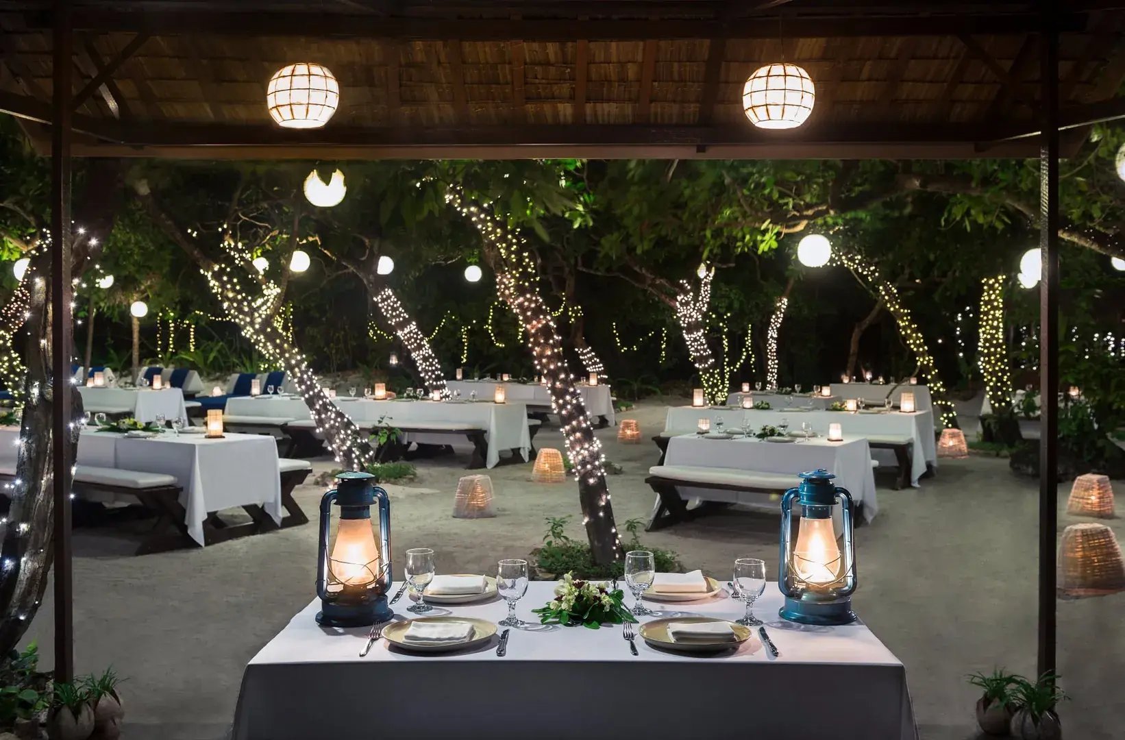 amanpulo palawan philippinen asien abendessen exklusiv kinderfreundlich the family project familie luxus reisen