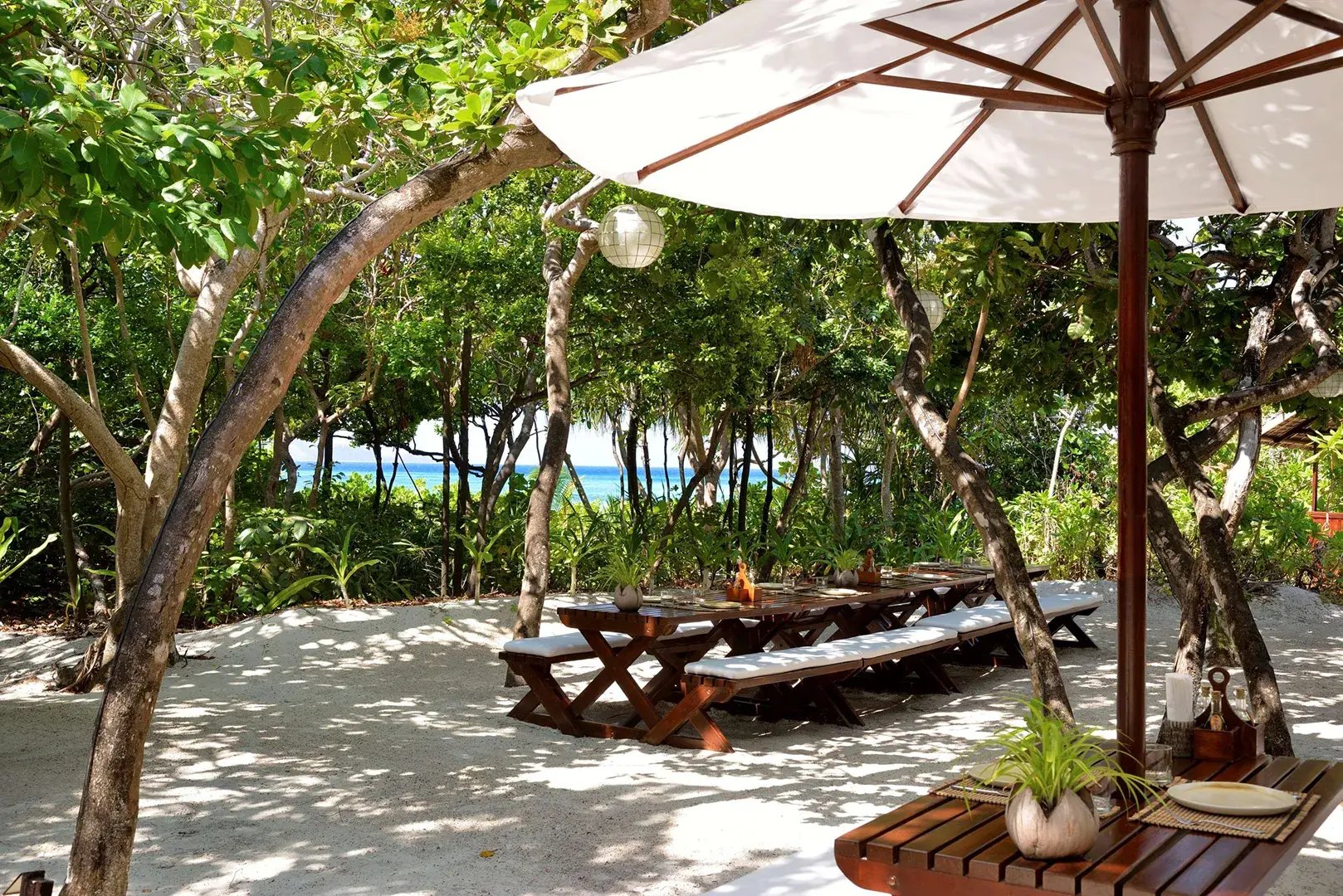 amanpulo palawan philippinen asien outdoor restaurant meerblick exklusiv kinderfreundlich the family project familie luxus reisen