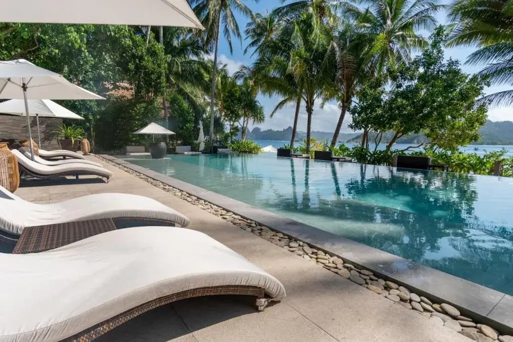 el-nido-pangulasian-island-familienluxusreisen-thefamilyproject-terrasse