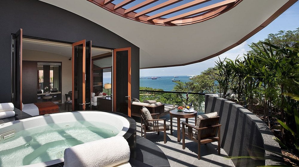 capella-singapore-hotel-familienluxusreisen-thefamilyproject-balcony